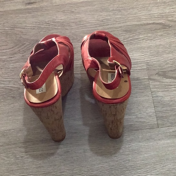 Steve Madden Red Cork Platfrom - Picture 4 of 8